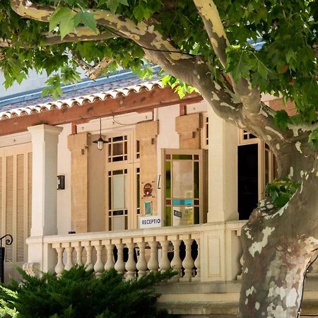 Soko Hotels-Pont Du Gard Ремулан Екстериор снимка