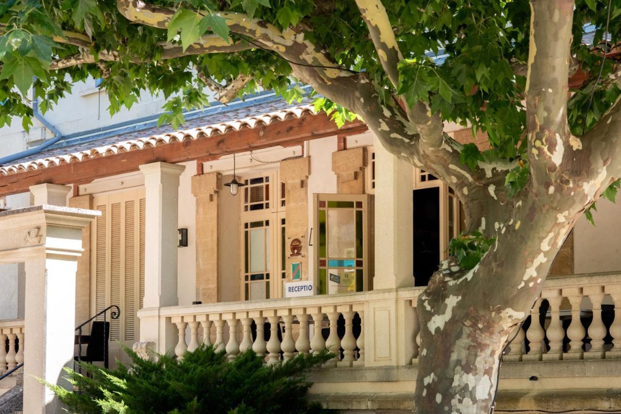 Soko Hotels-Pont Du Gard Ремулан Екстериор снимка