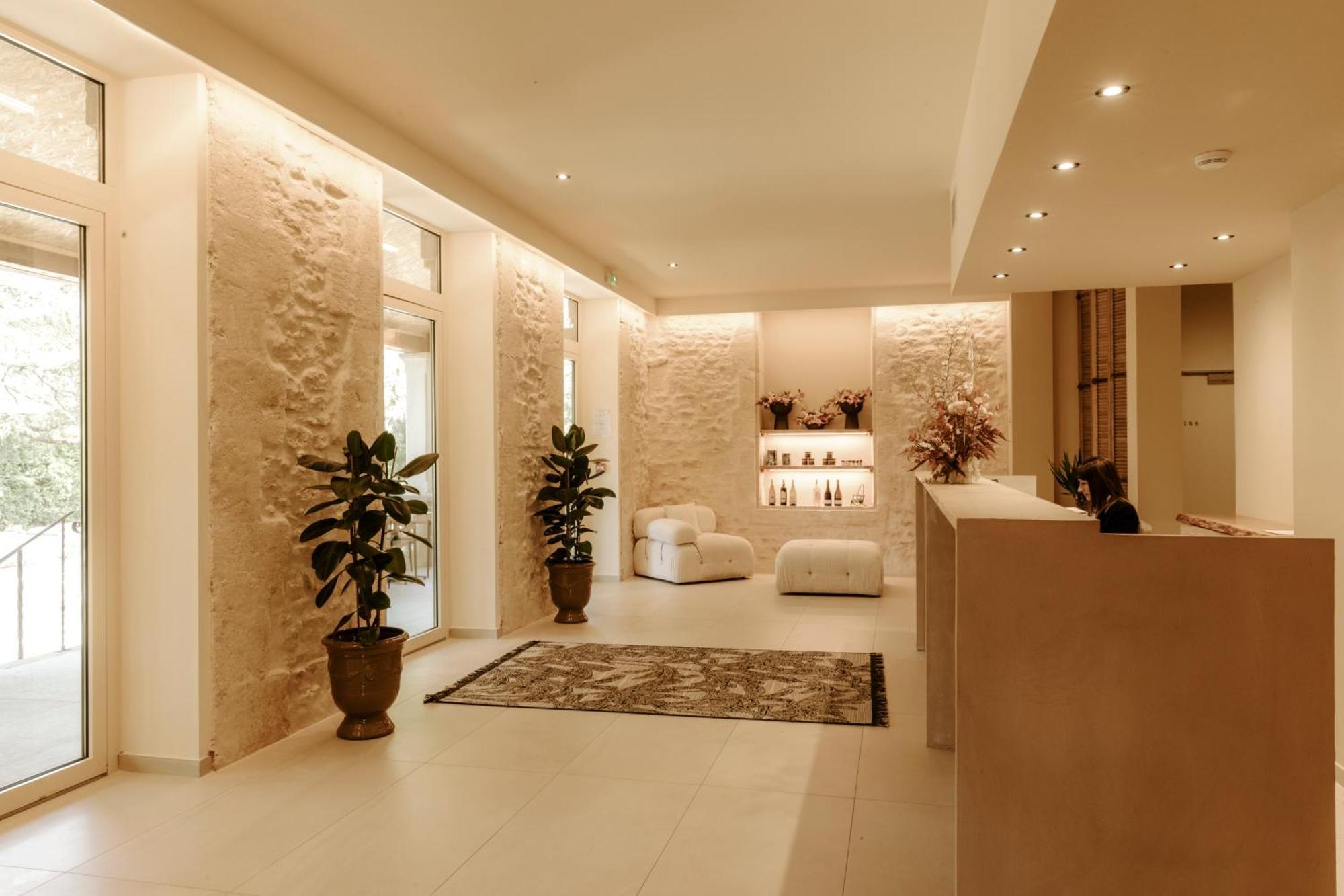 Soko Hotels-Pont Du Gard Ремулан Екстериор снимка